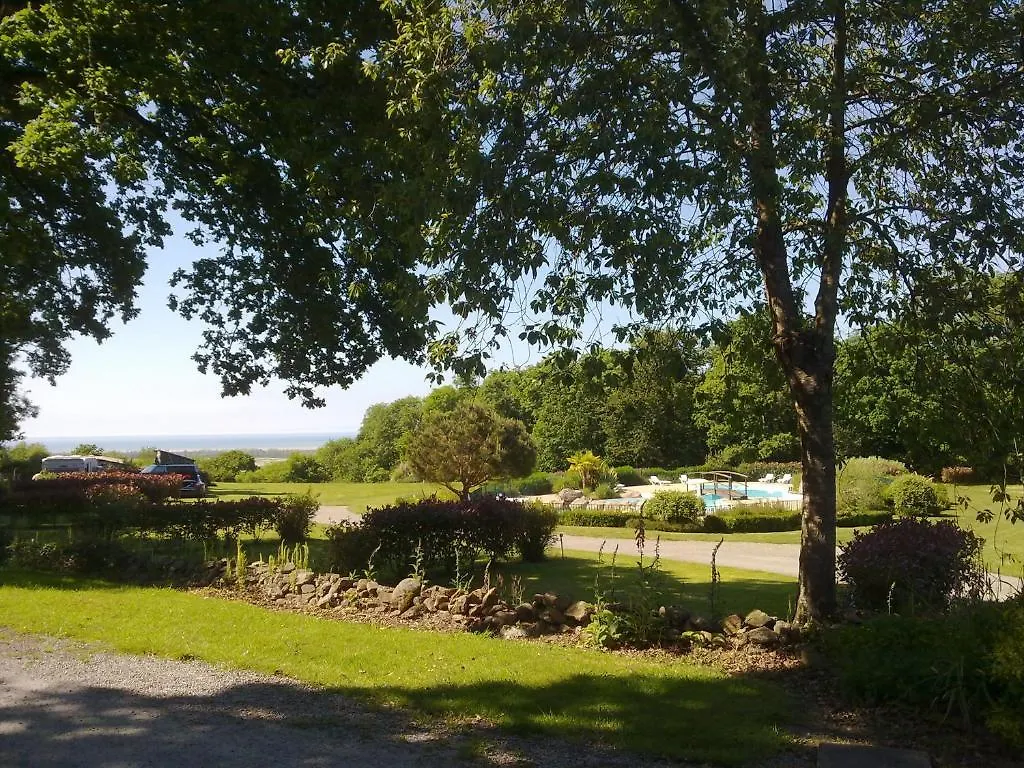Camping Le Balcon De La Baie Saint-Marcan Kemping